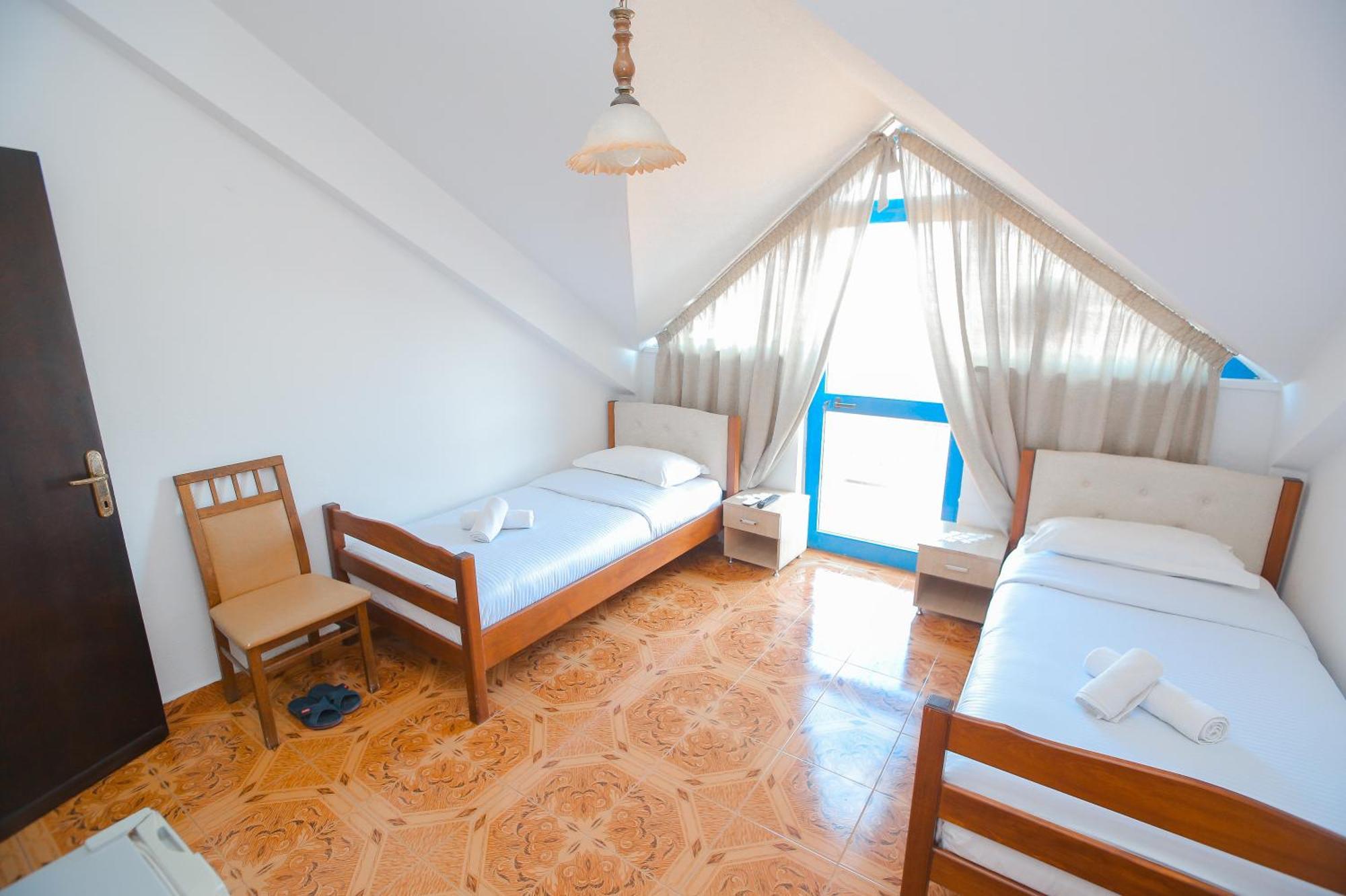 Hotel Ambasador Bahçallëk Extérieur photo