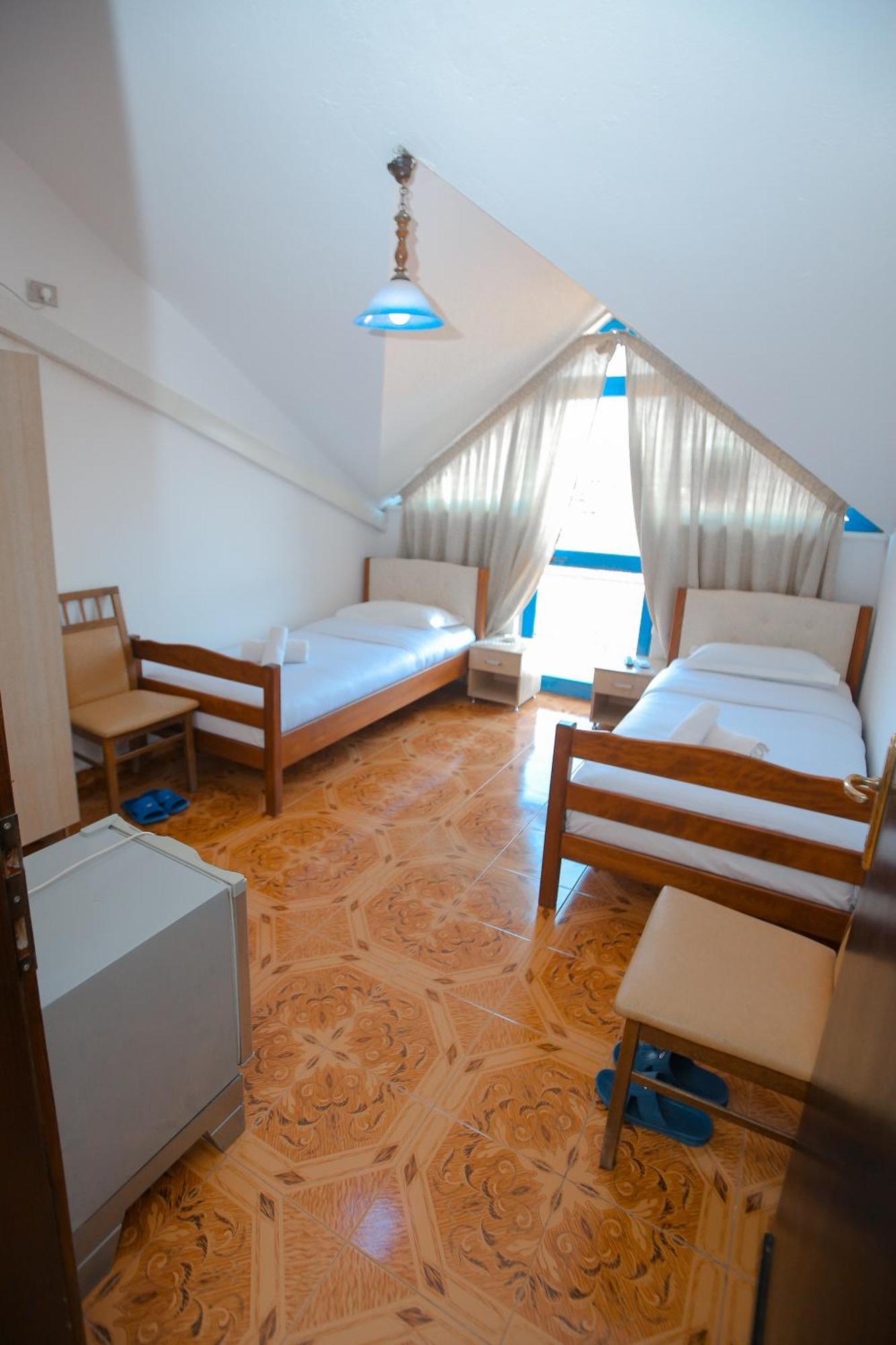 Hotel Ambasador Bahçallëk Extérieur photo