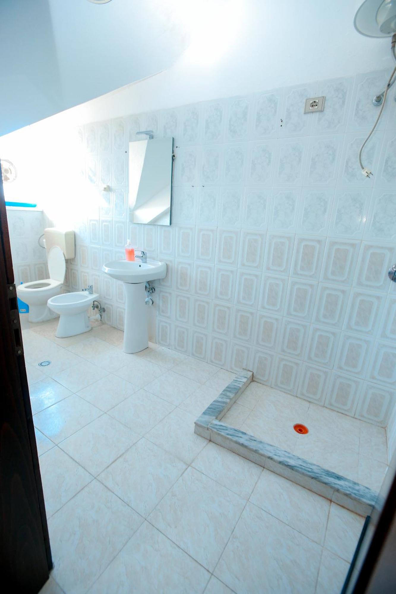 Hotel Ambasador Bahçallëk Extérieur photo