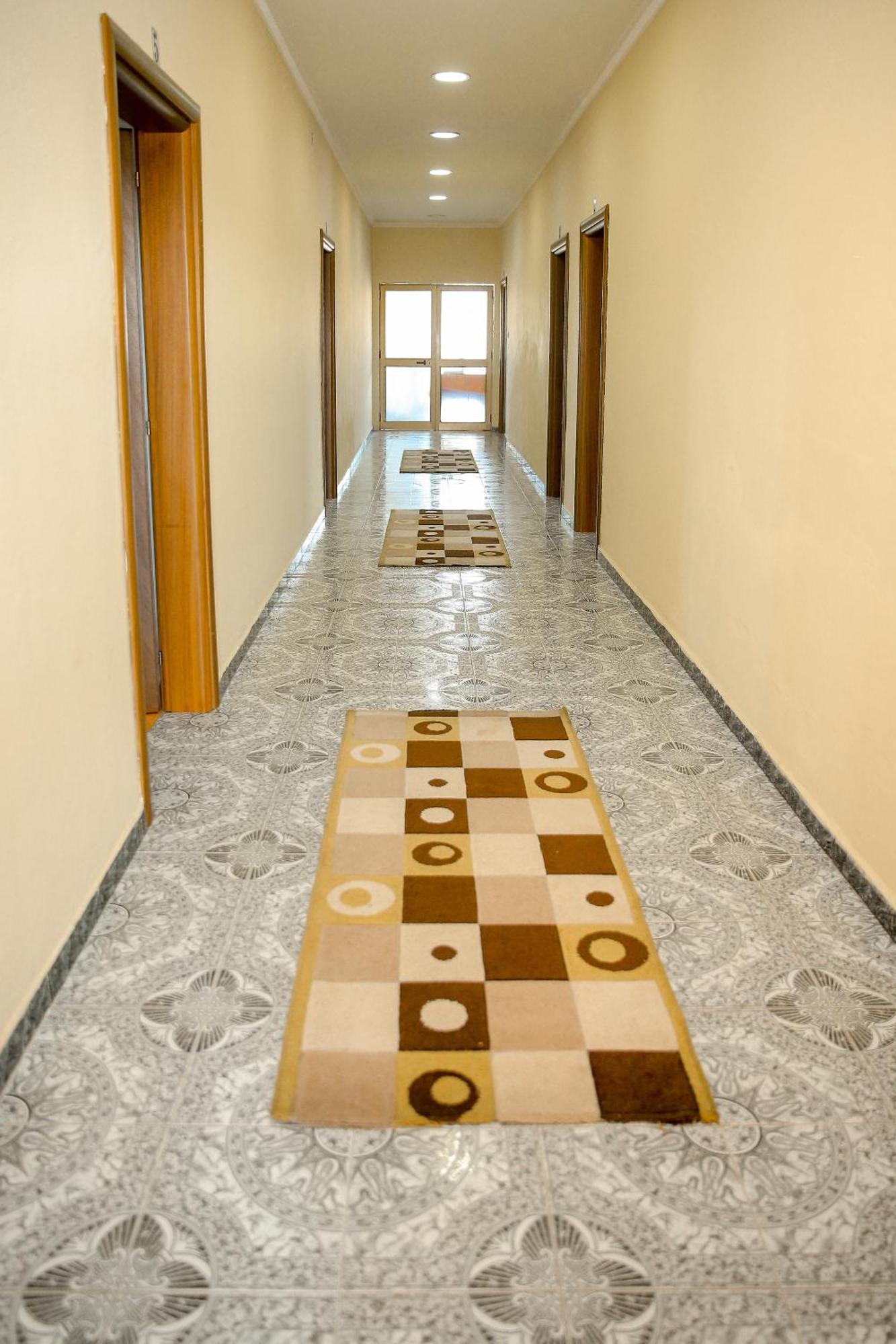 Hotel Ambasador Bahçallëk Extérieur photo