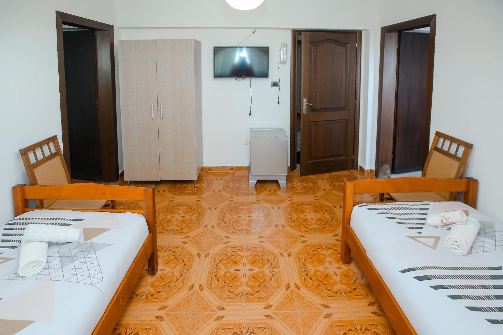 Hotel Ambasador Bahçallëk Extérieur photo