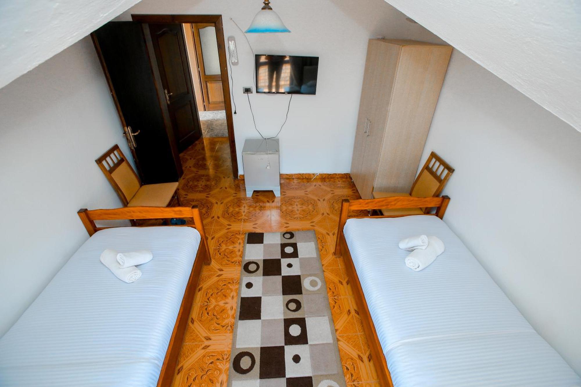 Hotel Ambasador Bahçallëk Extérieur photo