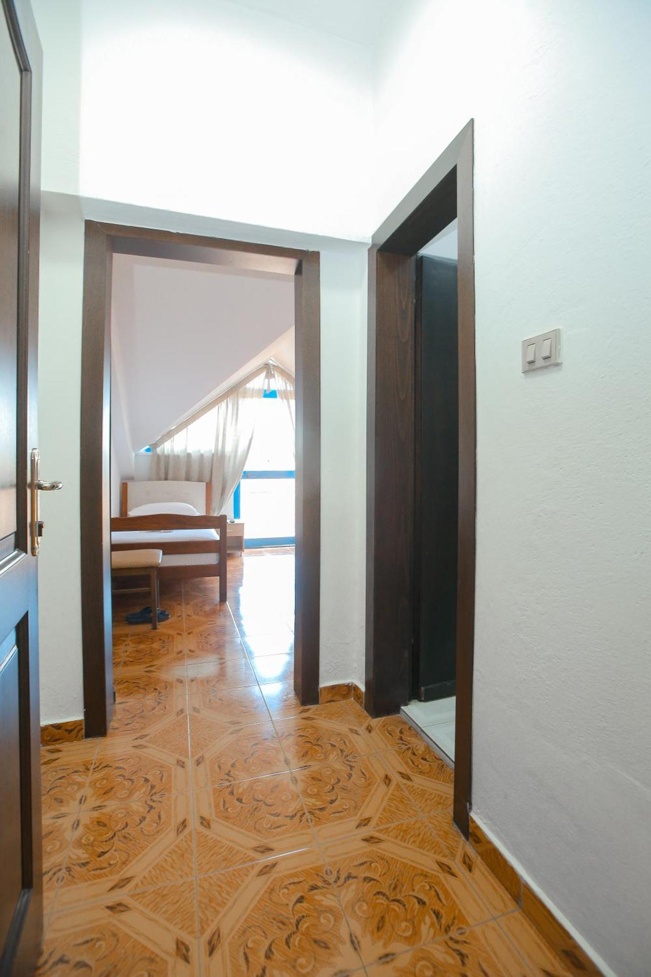 Hotel Ambasador Bahçallëk Extérieur photo