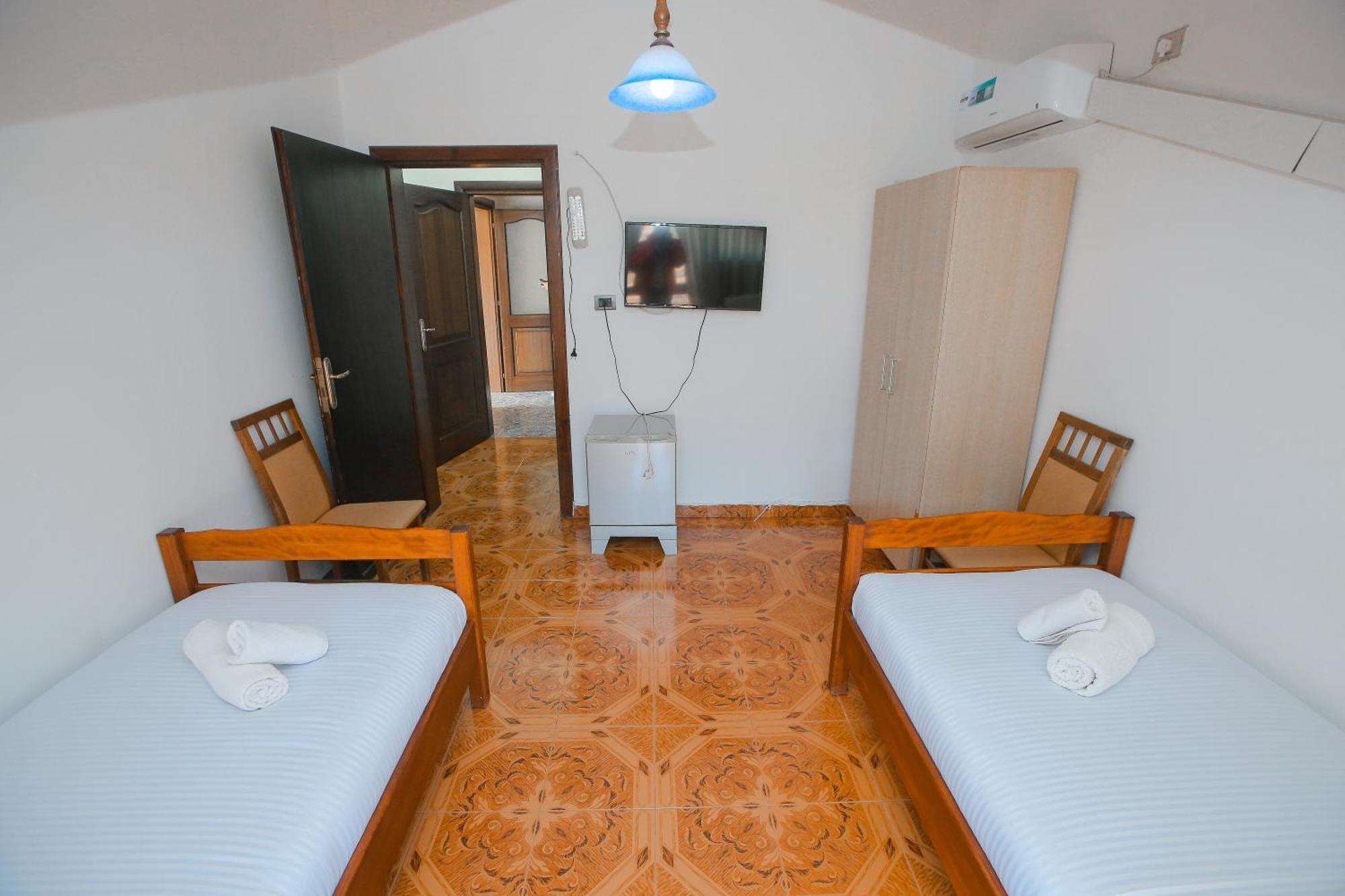 Hotel Ambasador Bahçallëk Extérieur photo