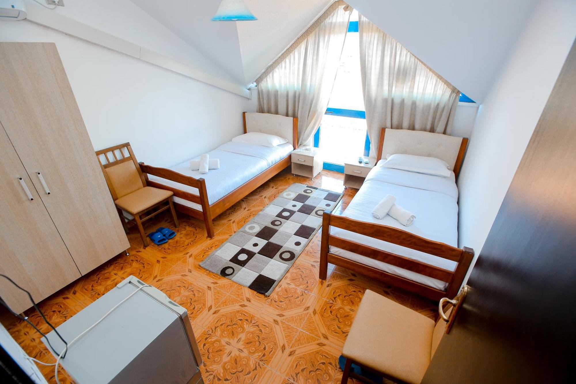 Hotel Ambasador Bahçallëk Extérieur photo