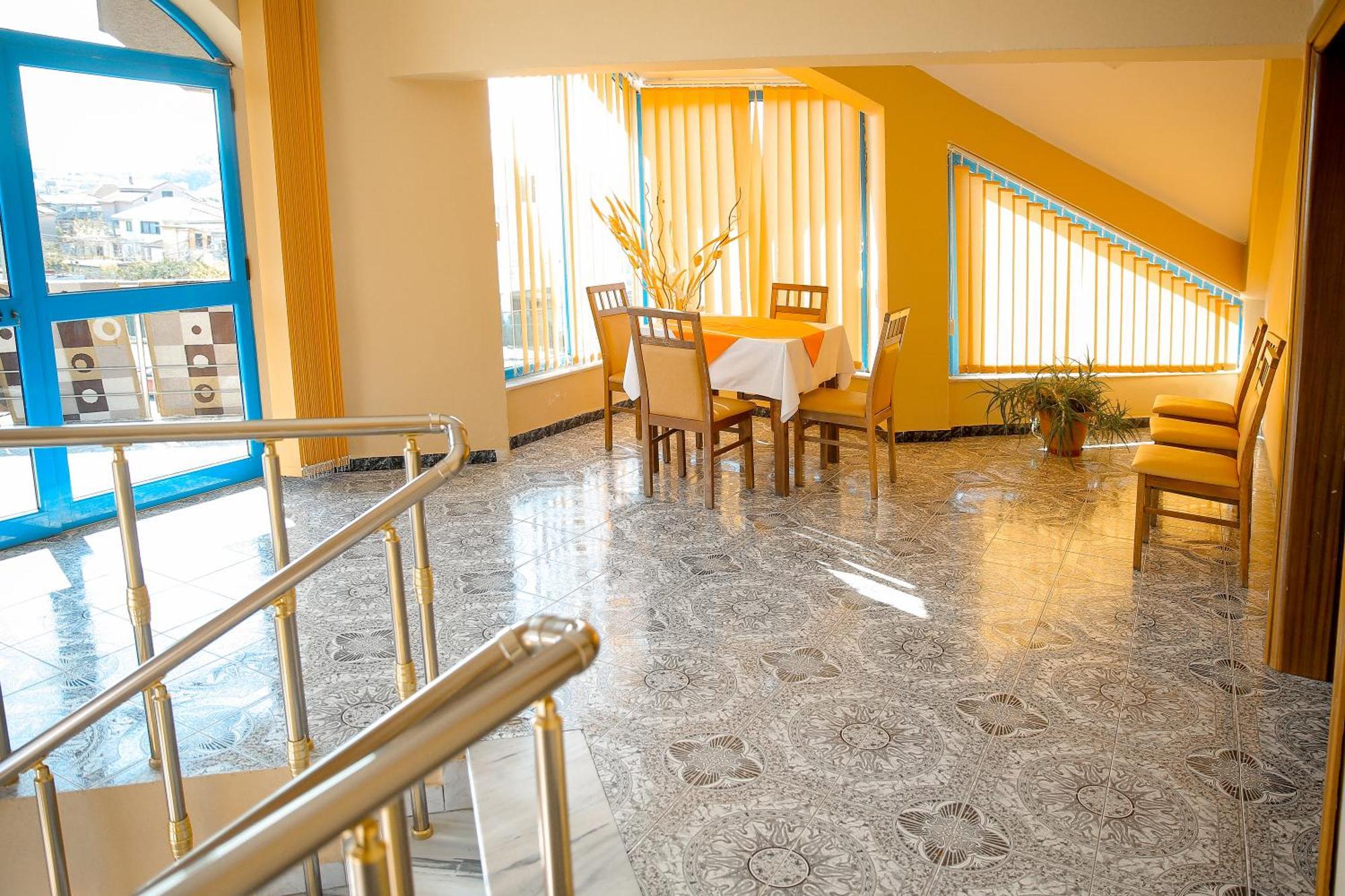Hotel Ambasador Bahçallëk Extérieur photo