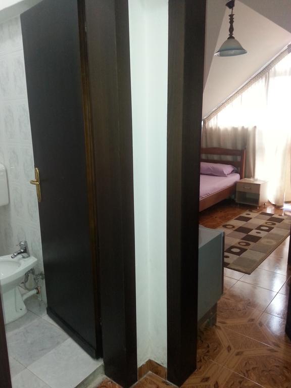 Hotel Ambasador Bahçallëk Chambre photo