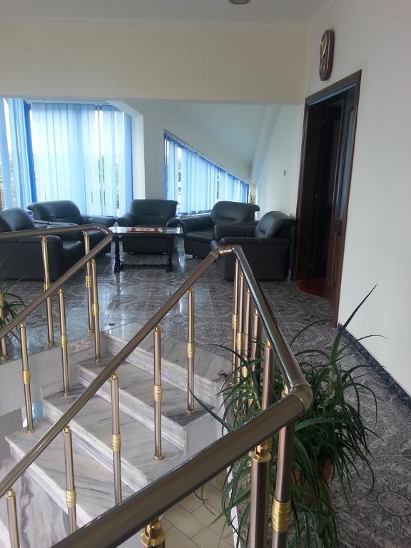 Hotel Ambasador Bahçallëk Extérieur photo